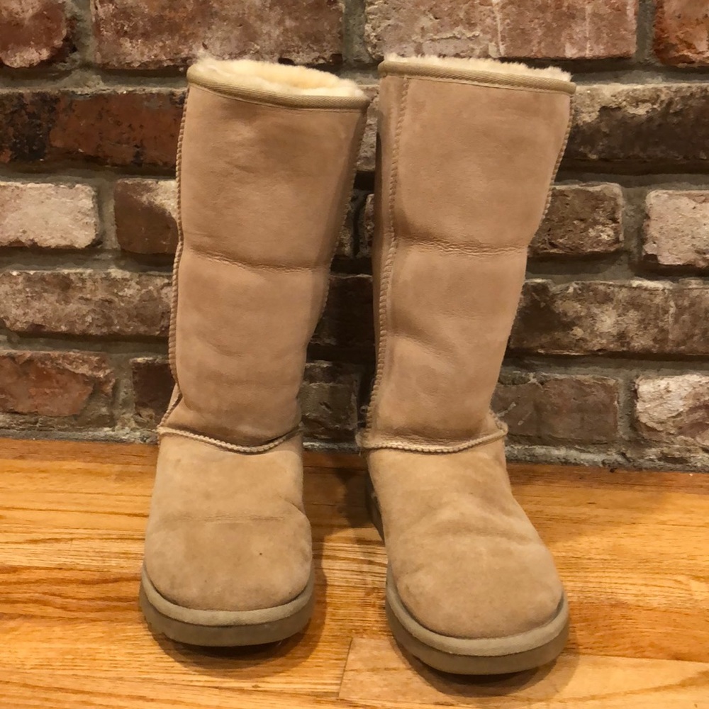 Classic Tall tan UGG *donating tomorrow